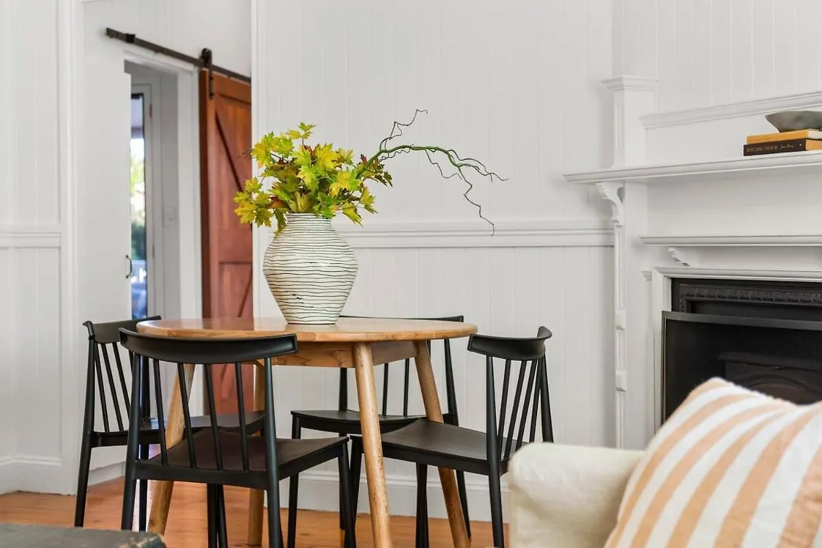 Number 10 Villa Toowoomba Holiday home